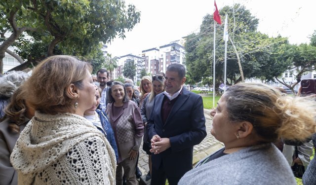 Başkan Tuncer, kursiyer kadınlarla bir araya geldi