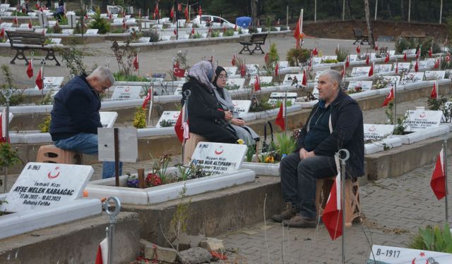 Depremin merkez üssü Kahramanmaraş'ta hüzünlü bayram