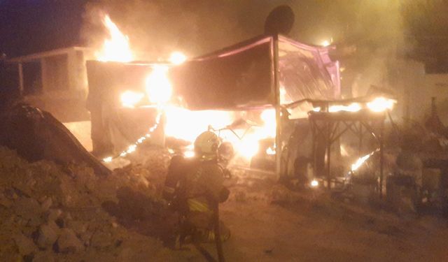 Hatay'da konteyner yangını