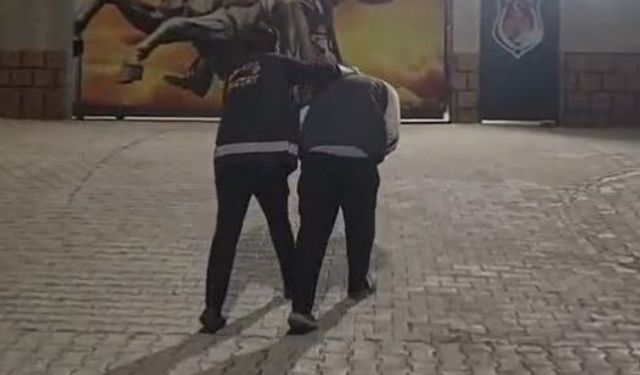 Hatay'da konteynerde hırsızlık yaparken suçüstü yakalanan 2 şüpheli tutuklandı