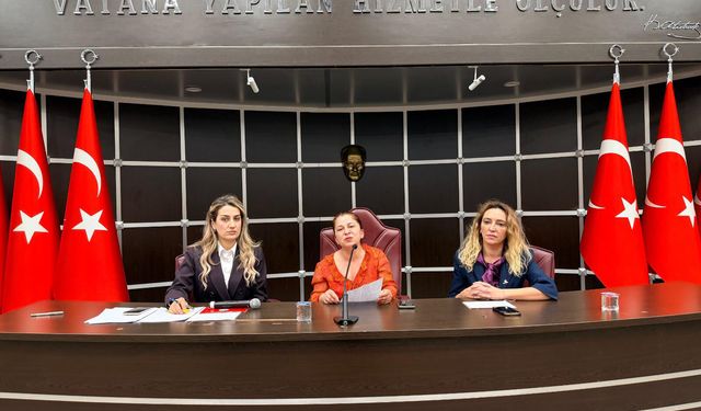 Kadınların mücadelesi 'Kadın Yaşamdır' panelinde konuşuldu