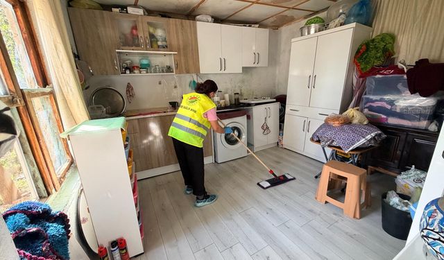 Kepez'den şehit ve gazi evlerinde bayram temizliği