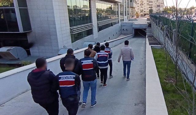 Mersin'de DEAŞ operasyonunda 3 tutuklama