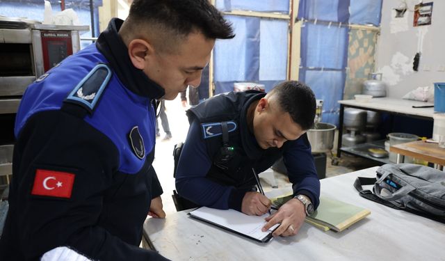 Mersin'de merdiven altı pasta imalathanesine baskın