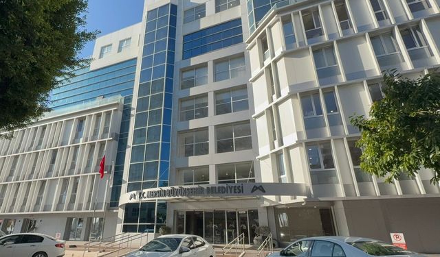 Mersin'deki 'ihaleye fesat' ve 'rüşvet' operasyonunda 7 şüphelinin sorgusu sürüyor