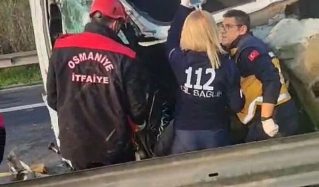 Osmaniye'de devrilen kamyonun sürücüsü yaralandı