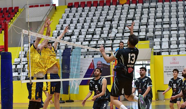 Osmaniye'de erkekler bölgesel voleybol ligi heyecanı