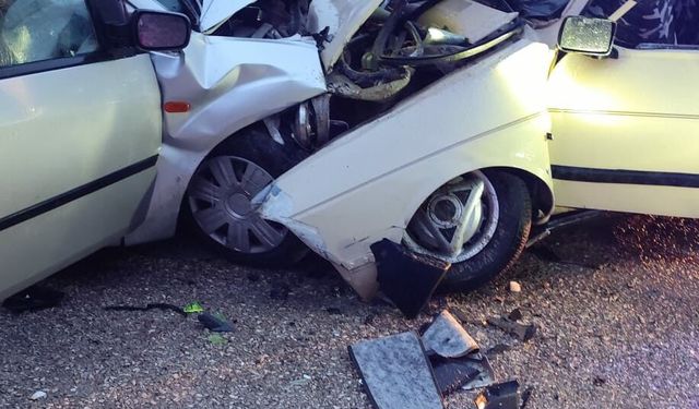 Osmaniye'de iki otomobil çarpıştı: 1 ölü, 6 yaralı