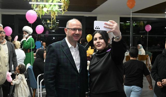 Osmaniye'de koruyucu aileler iftar sofrasında buluştu