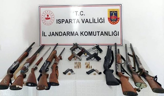 Ruhsatsız silah operasyonunda 5 gözaltı