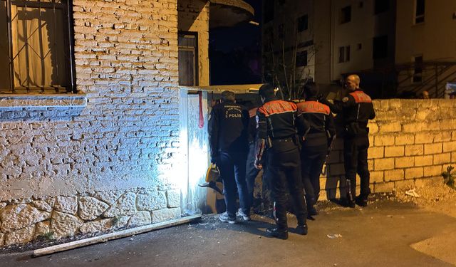 Tartıştıkları 2 komşuyu tüfekle yaraladılar