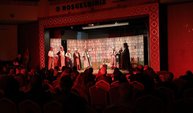 Yüreğir'de Pir Sultan Abdal oyunu sahnelendi