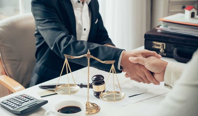 Avukat Deniz Kekik ile Tanışın