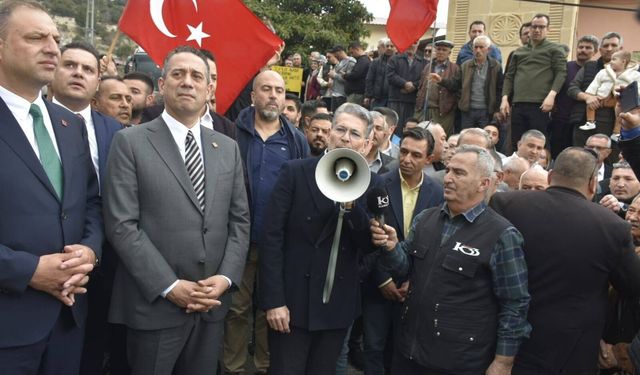 Mersin’de Uysal Sahada! Çiftçiden Esnafa Herkesin Talebini Dinledi