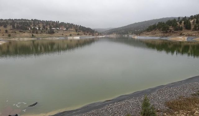 Milyonluk Gölet Sızdırıyor: Erdemli’de 4 Bin Dönüm Arazi Susuz Kalabilir