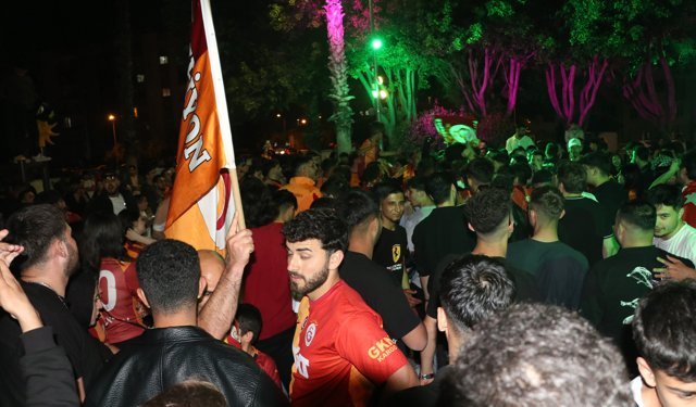 Antalya'da derbi zaferi kutlamasında Galatasaray taraftarı bıçaklı saldırıda yaralandı