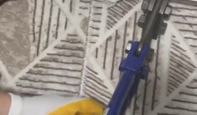 Ayağına saplanan şişi itfaiye çıkardı