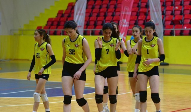 Bölgesel lig kadınlar voleybol final müsabakaları başladı