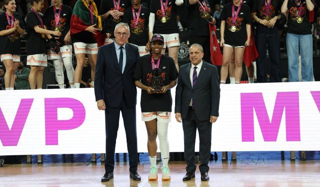 ÇBK Mersin kupasını aldı