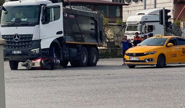 Kamyonla çarpışan motosikletin sürücüsü öldü