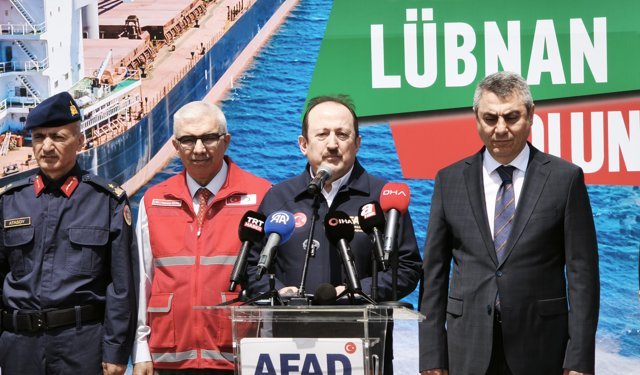 Lübnan'a gidecek yardım gemisi, Mersin'den yola çıktı