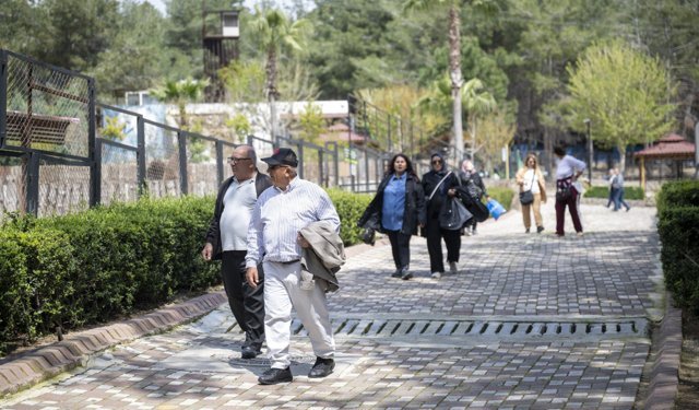 Mersin Büyükşehir, emeklileri doğayla buluşturuyor