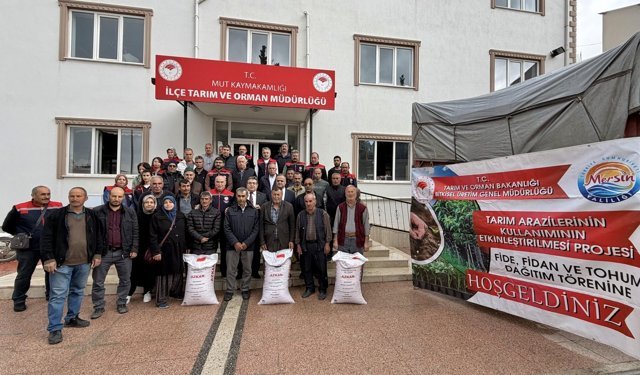 Mut'ta üreticilere nohut tohumu dağıtıldı