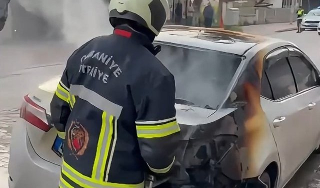 Osmaniye'de park halindeki otomobil yandı