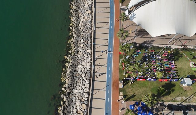 Spor kenti Mersin'de bahar enerjisi sahile taştı