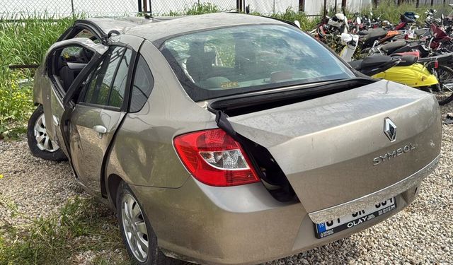 Tarsus'ta otomobil takla attı: 2 ölü; 2 yaralı