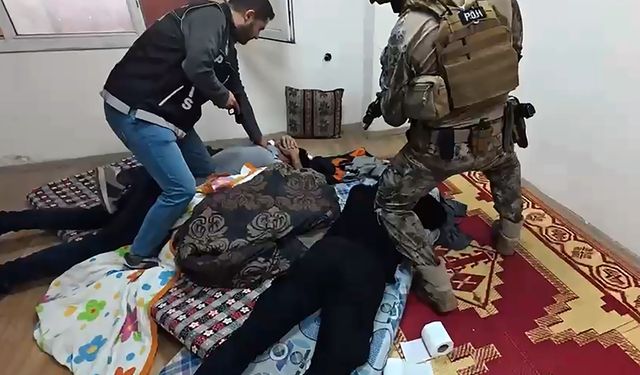 Uyuşturucu hapları kamufle etmek için, 'Afiyet olsun' yazılı folyoyla paketlemişler