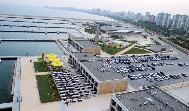 Mersin Marina’da 400 TL’lik Otopark Tepkisi: Marina mı Darphane mi?