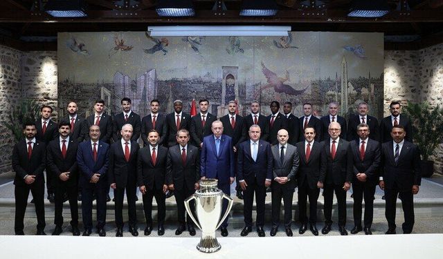 Erdoğan, Şampiyon Galatasaray'ı Saray'da Kabul Etti