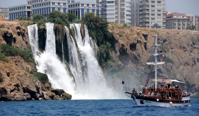 180 milyar TL'lik bayram turizmi