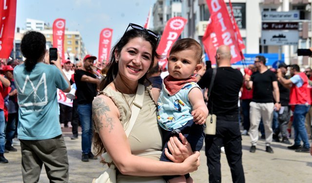 Adana'da 1 Mayıs Emek ve Dayanışma Günü kutlandı