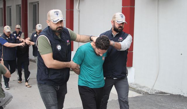 Adana'da DEAŞ'ın 'uyuyan hücresine' operasyon: 16 gözaltı