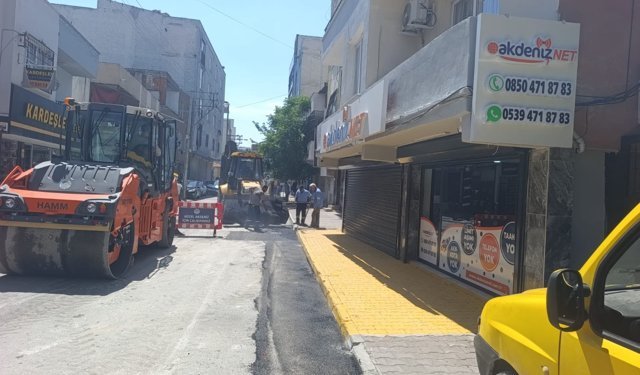 Akdeniz'de yol ve kaldırımlar yenileniyor