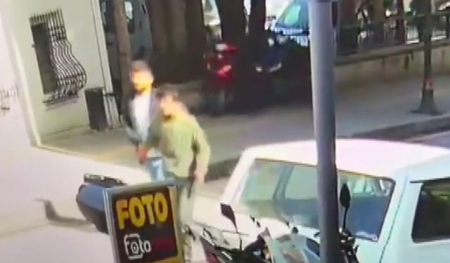 Anahtarı üzerinde bırakılan taksiyi götürmeye çalışmıştı, bu kez ailesinin evini yaktı