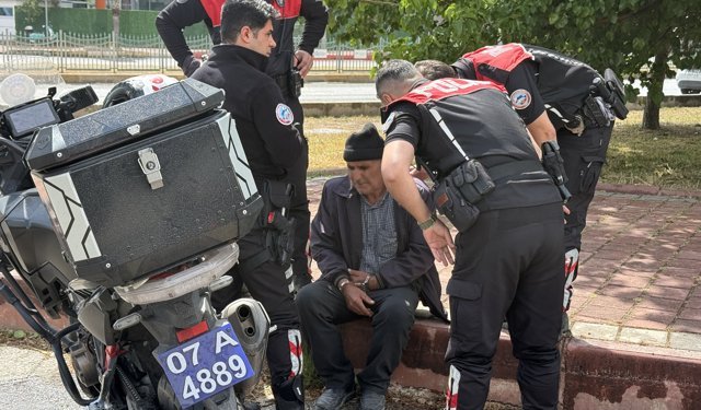 Arsa satışı konusunda tartıştığı yeğenini 4 el ateş edip, öldürdü