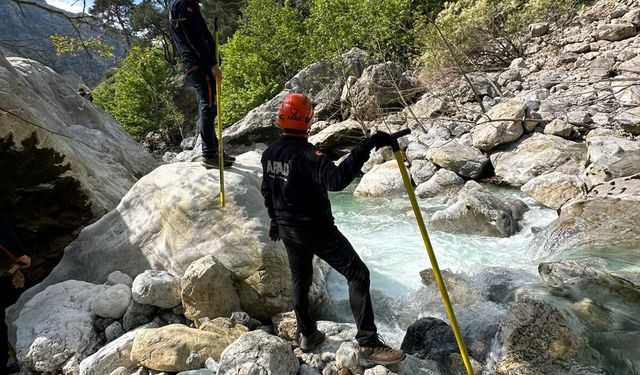 Balık tutarken nehre düştü; arama çalışması başlatıldı
