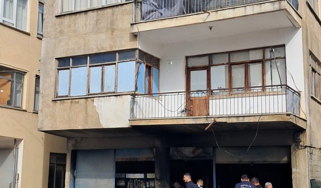 Depodaki yangın büyümeden söndürüldü