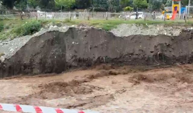 Doğu Akdeniz'de sağanak; caddeleri su bastı (4)