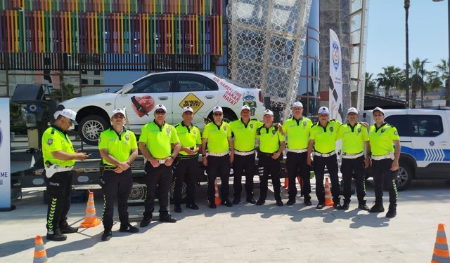 Emniyet kemerinin önemi simülasyon aracıyla anlatıldı
