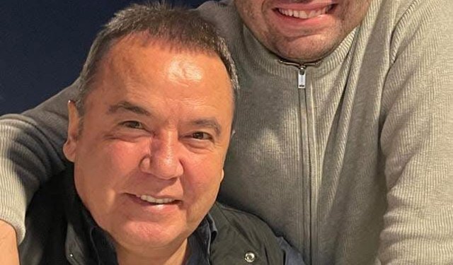 Gökhan Böcek ofisteyken, 4 kez para getirip bırakmış