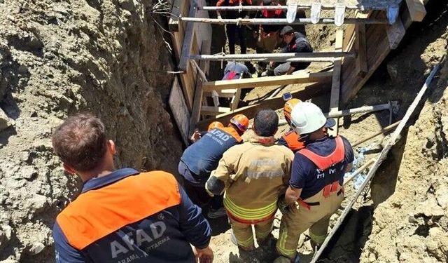Hatay'da göçük altında kalan işçi yaralı kurtarıldı