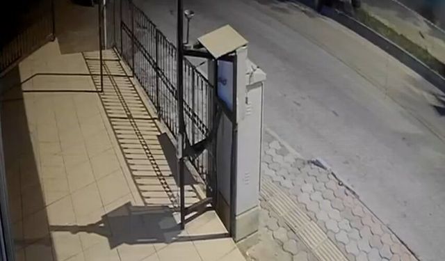 İş makinesine çarpan otomobildeki Doğan öldü, 4 kişi yaralandı