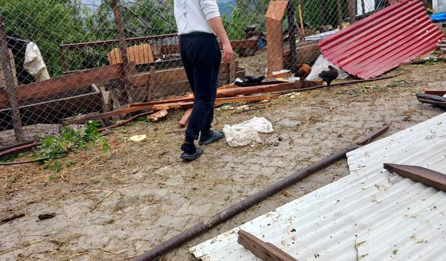 Kahramanmaraş'ta dereler taştı, tarım arazileri su altında kaldı