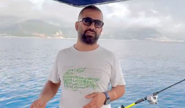 Köpek balığının caretta carettaya saldırdığı anlar kamerada