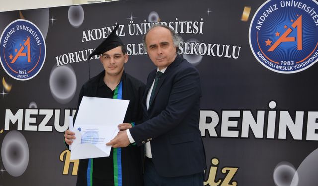 Korkuteli MYO'da mezuniyet heyecanı