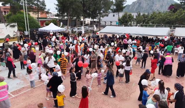 Kozan'da öğrencilere bayram hediyesi